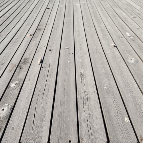 sun damaged deck from Alabama UV exposure